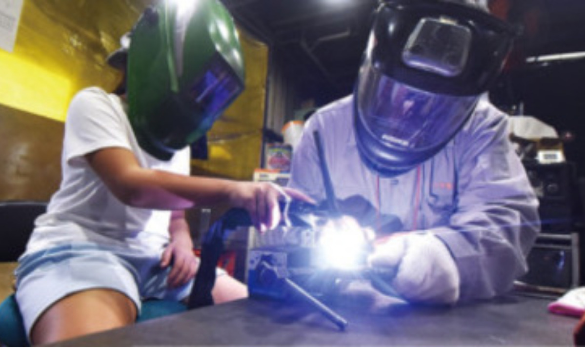 綾瀬市の町工場、モノづくり現場を公開