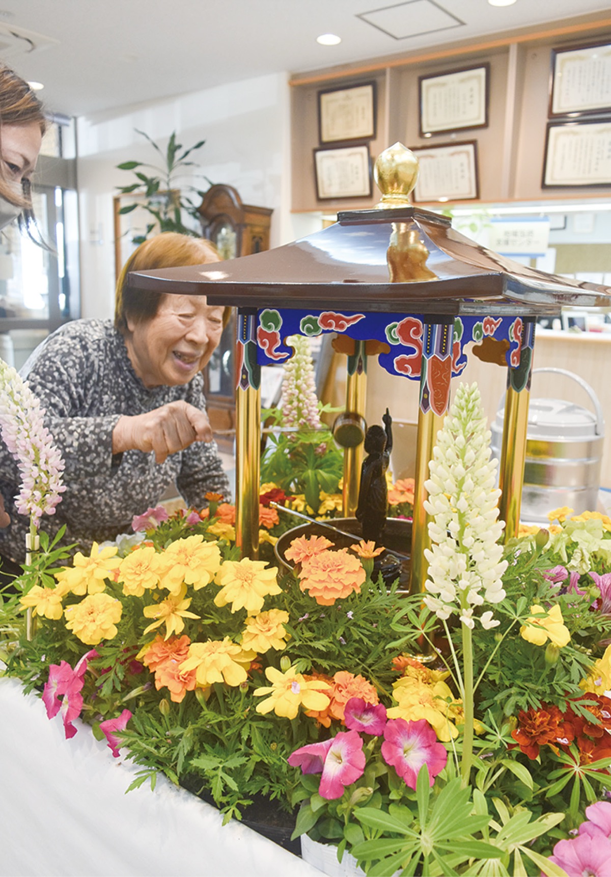 道志会の花御堂