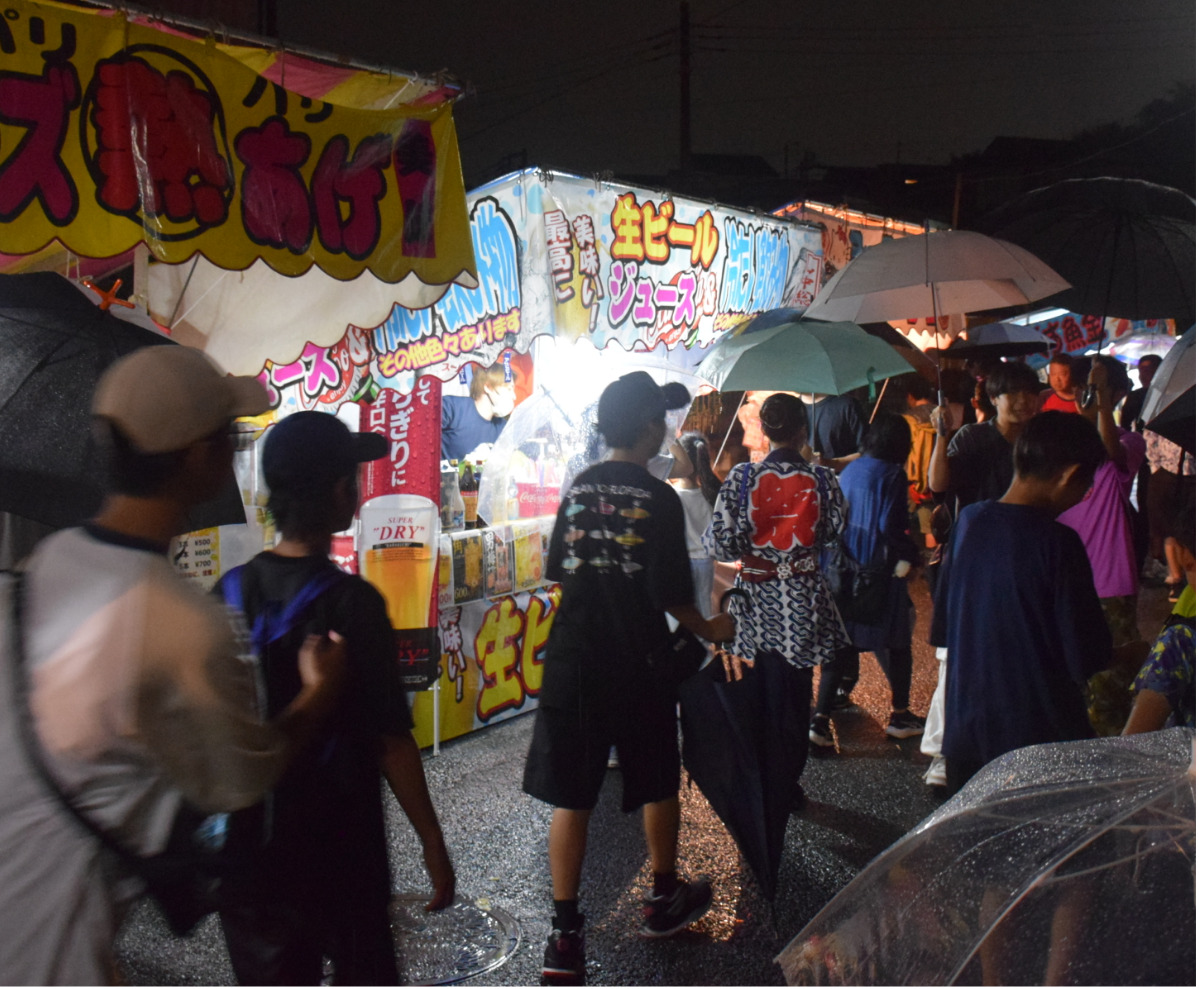 にぎわう屋台