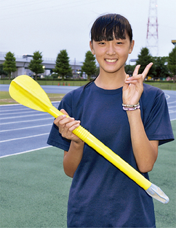 ターボジャブを手に喜びを表す吉沢さん