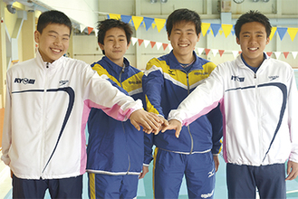 左から熊谷選手、佐藤選手、小原選手、佐々木選手