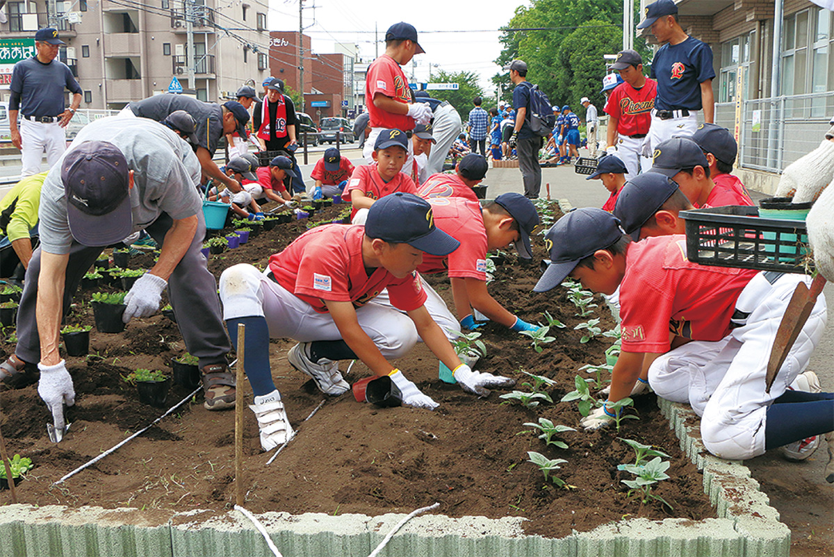 各地で花植え
