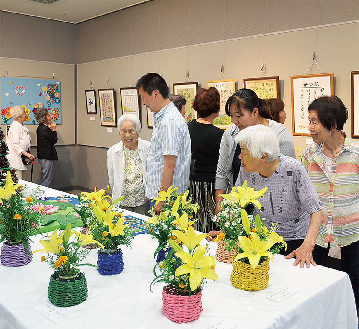 高齢者の力作に感嘆