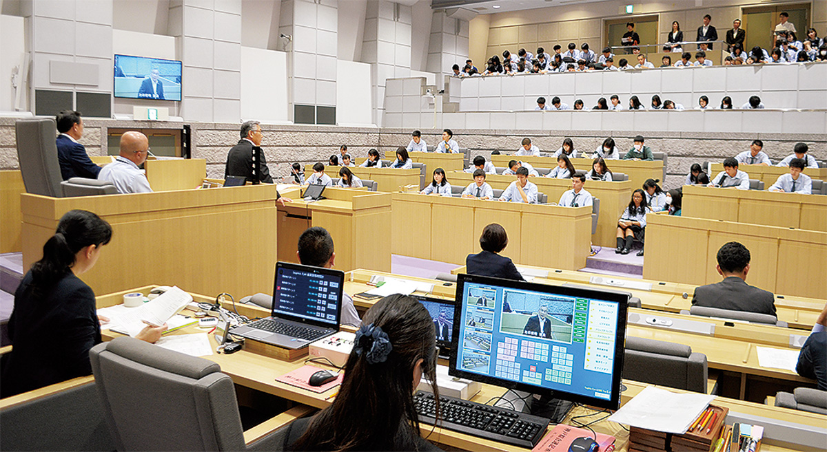 模擬議会を体験