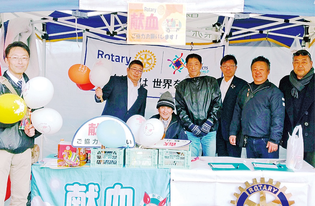 産業フェアで奉仕活動