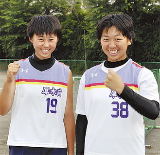 笑顔がまぶしい矢藤さん（左）と和田さん