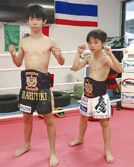 チャンピオンに輝いた谷津さん（左）と兵頭さん