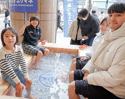 足湯でほっとひといき