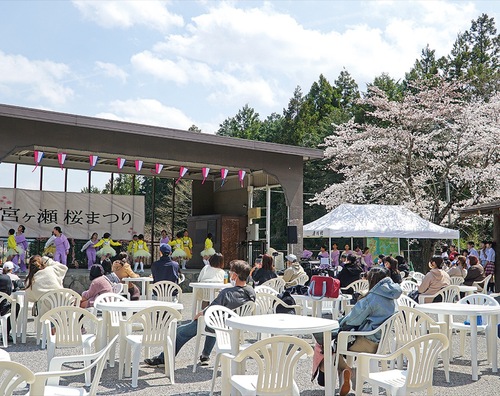 ステージを盛り上げるキッズダンス