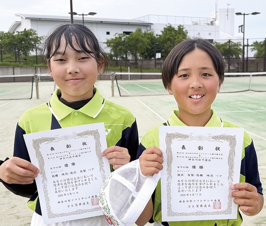 高橋さん（左）と滝沢さん（右）