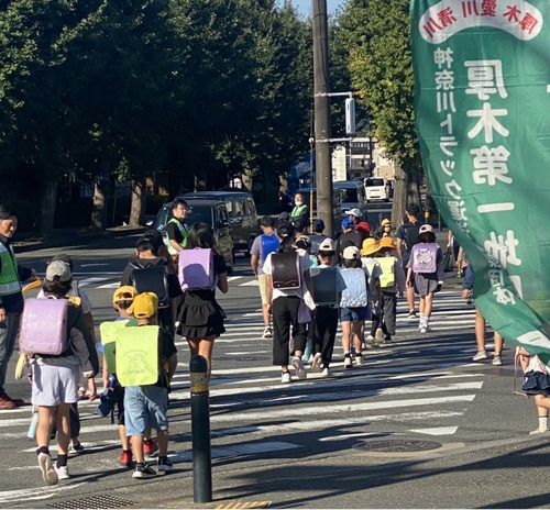 愛川町第１号公園での見守りの様子