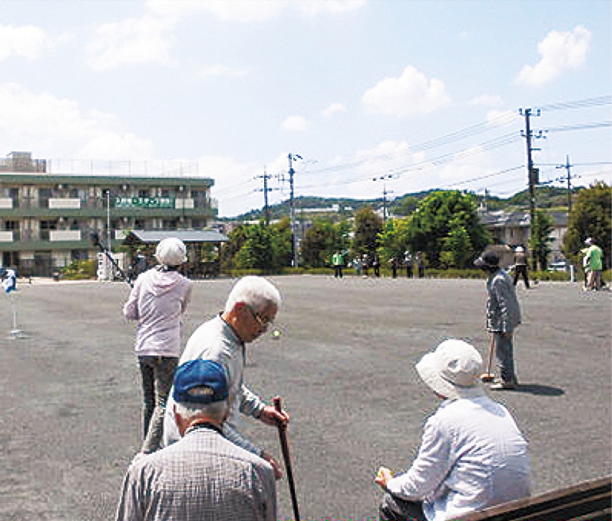 交流広場でのグラウンドゴルフ