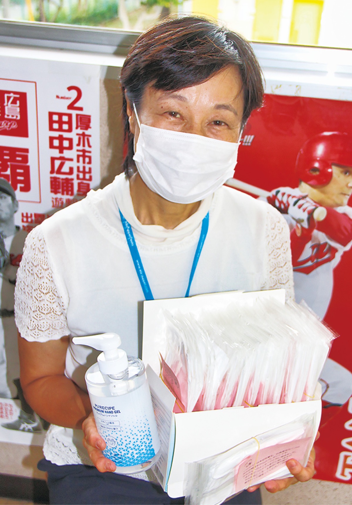 届けられたマスクは児童に配られた