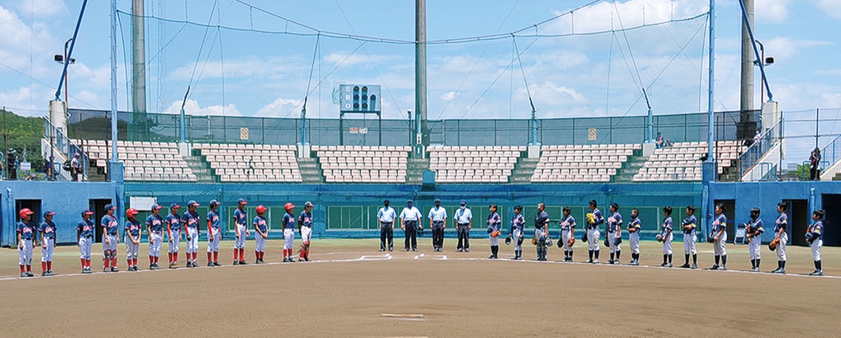 試合前の整列(大磯ドルフィンズ対厚木ニューウェーブ)