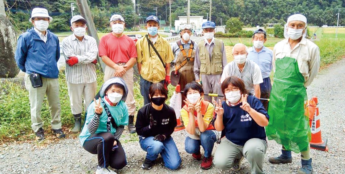 10月10日に行われた草刈り活動の様子