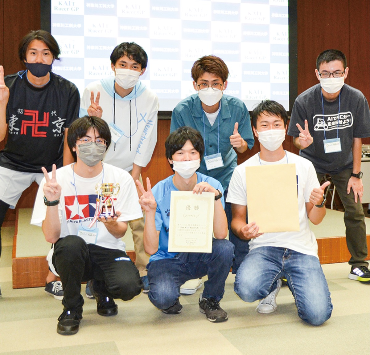 優勝した「Lycoris」チームのメンバー