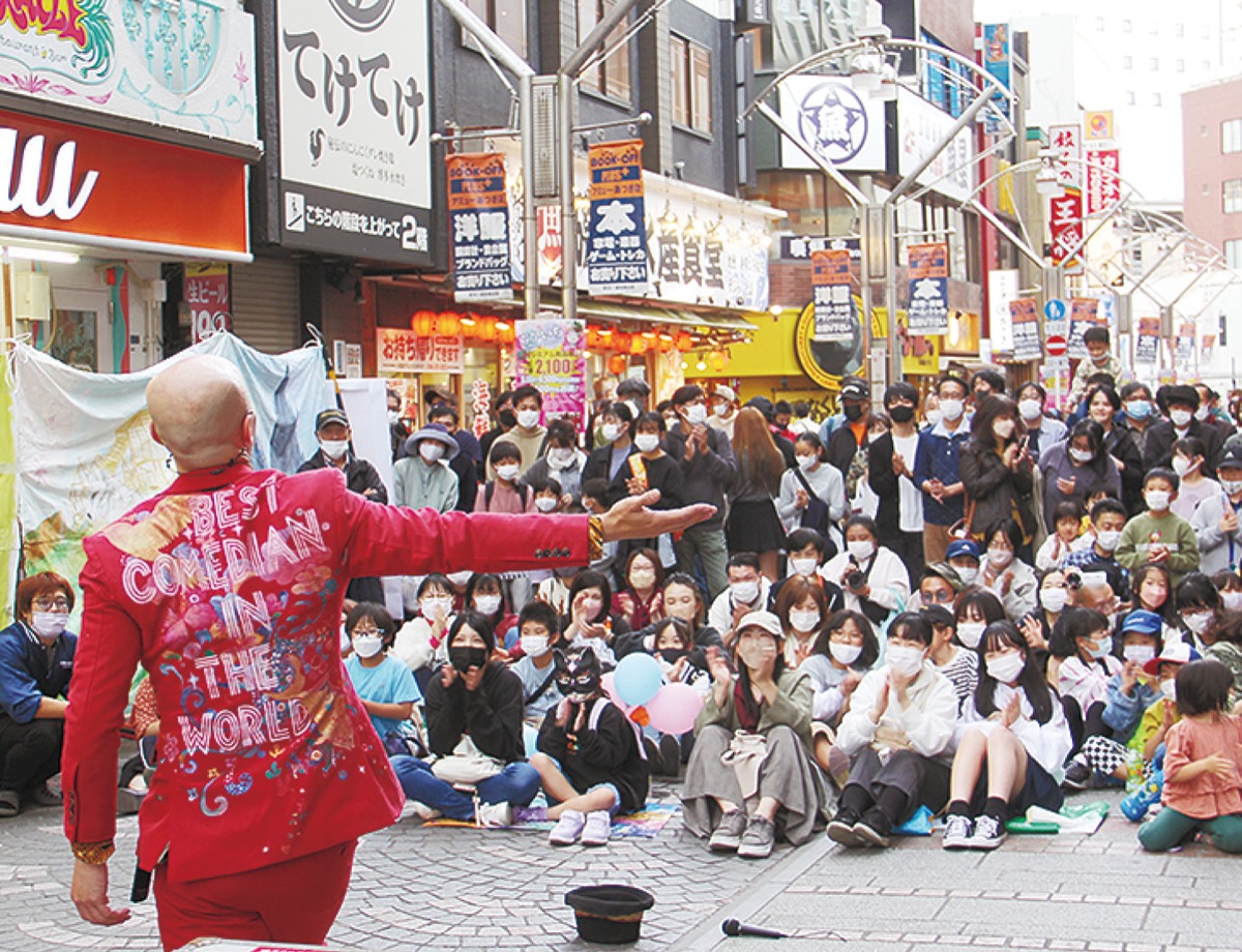 厚木に３年ぶり大道芸 (写真5)