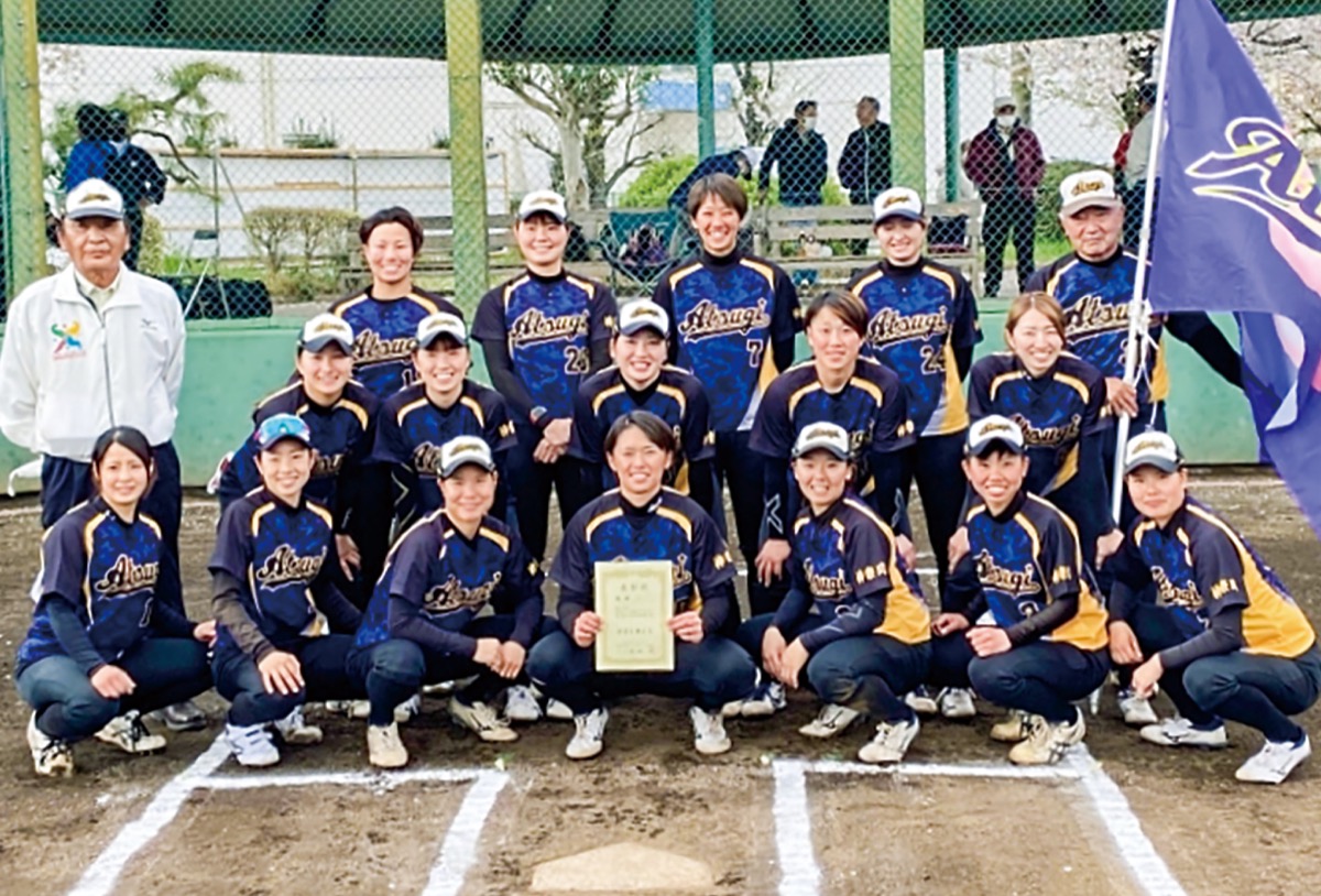 優勝を喜ぶ厚木SCメンバー