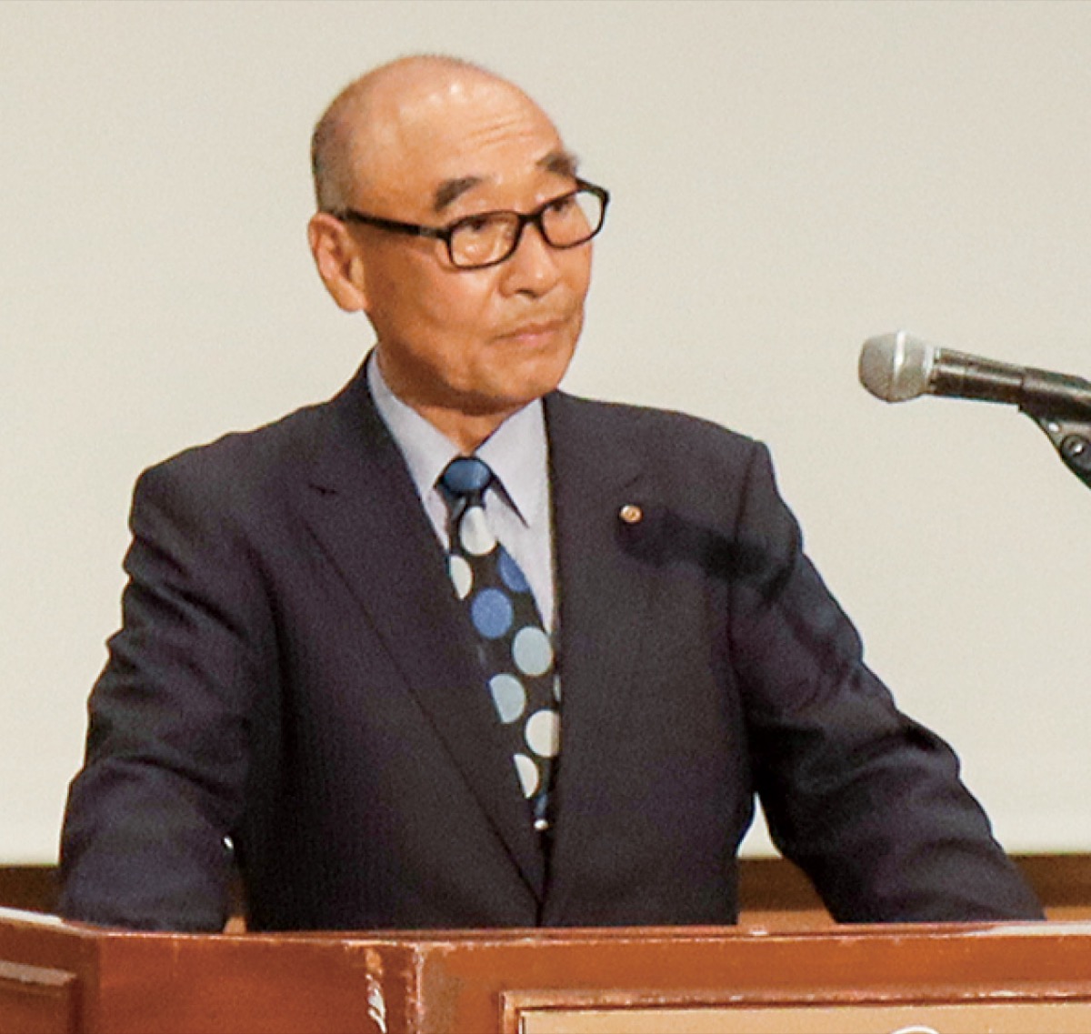 式典であいさつする中村会長