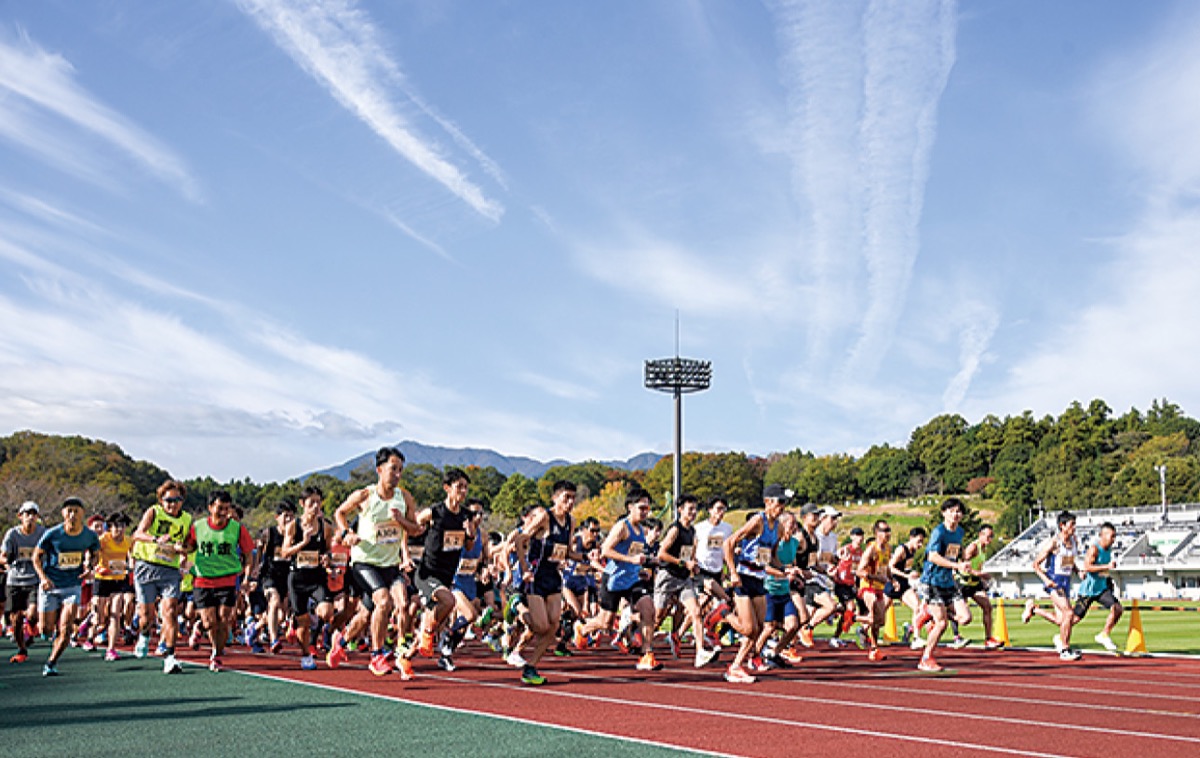 荻野運動公園からスタート(厚木市提供)
