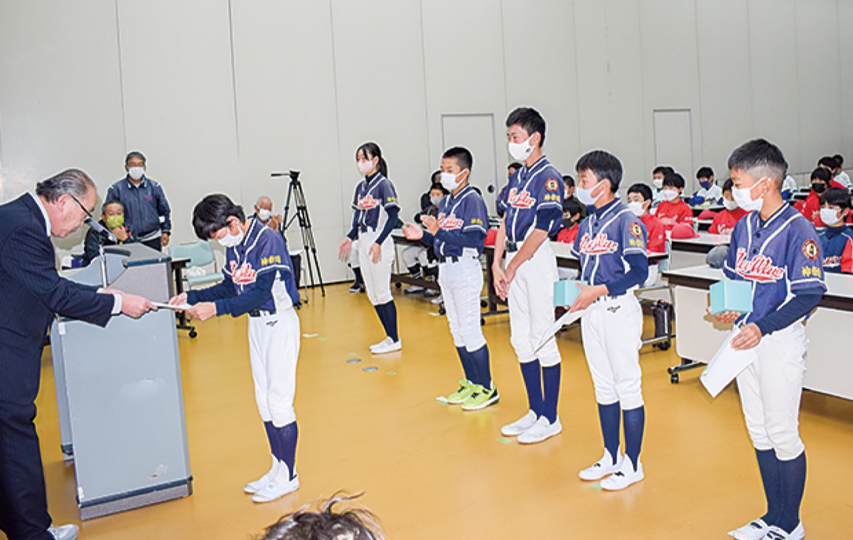 卒団おめでとう！｣ 市少年野球学童が修了式 | 厚木・愛川・清川