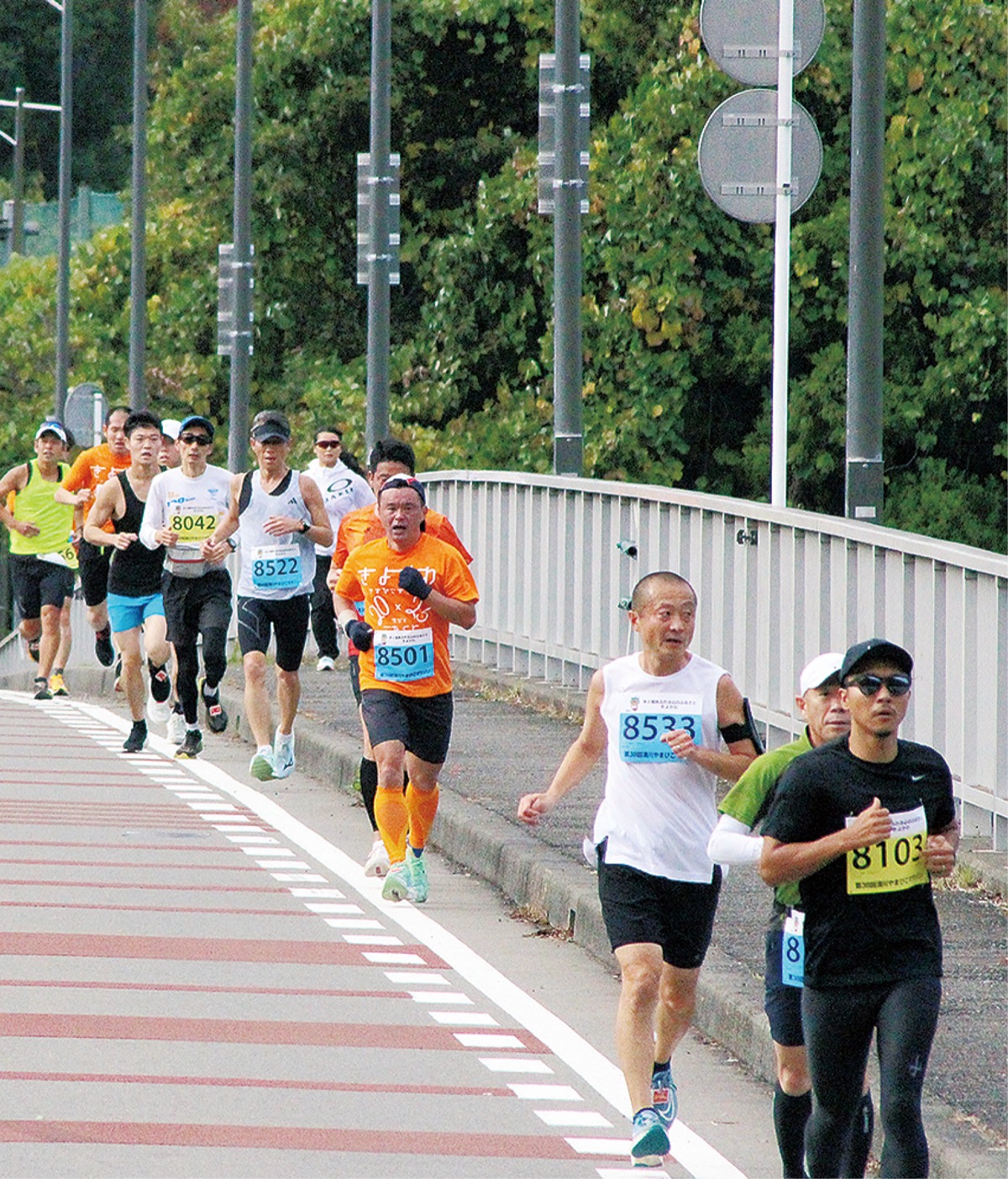 宮ヶ瀬湖畔を快走
