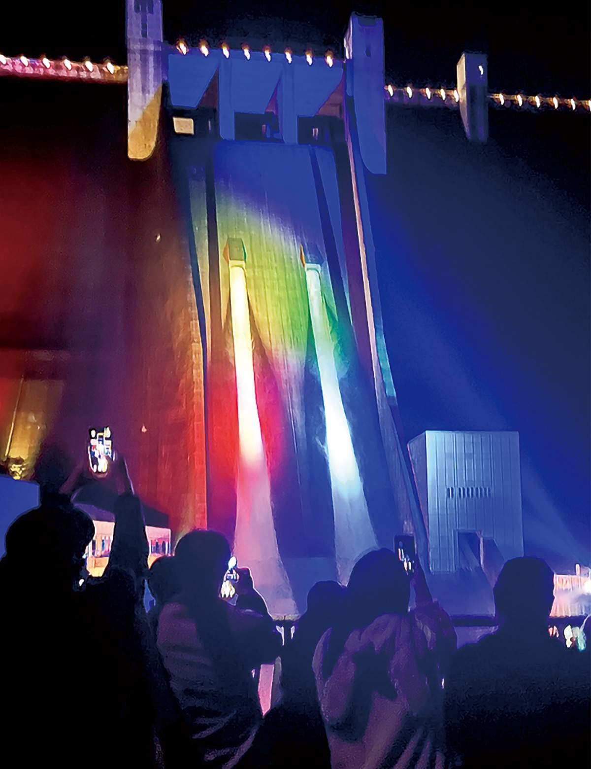 ナイト放流を実施