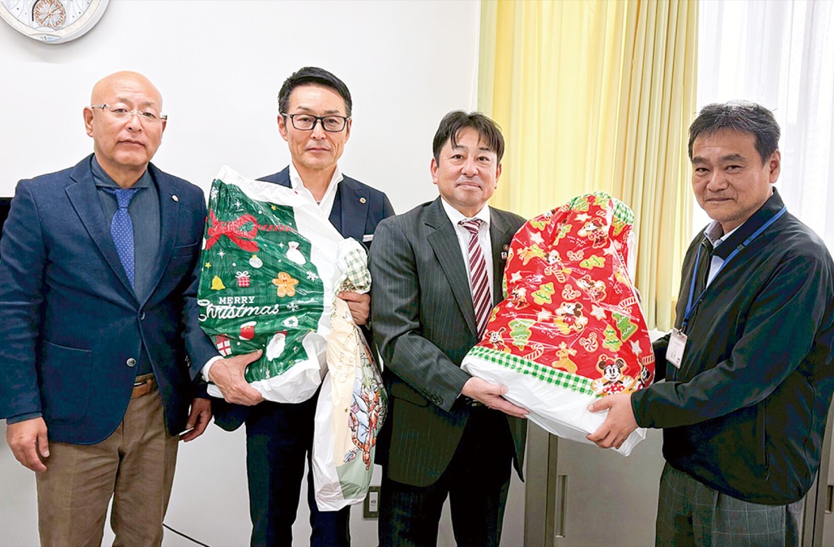 今年もサンタが児相に