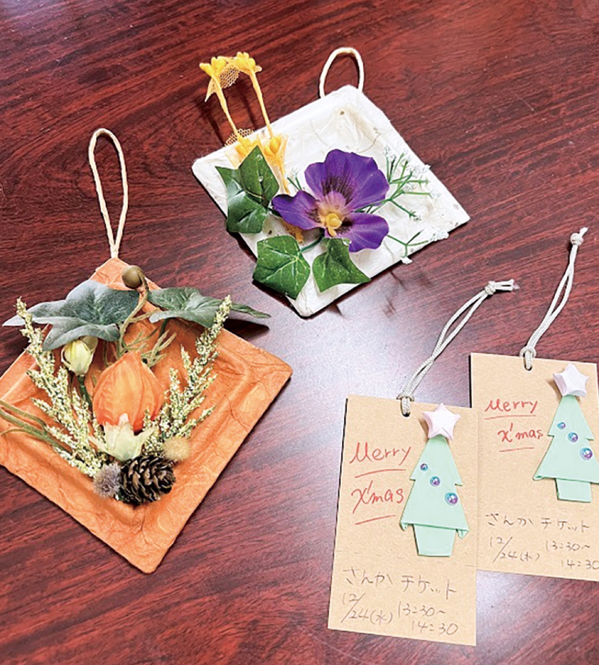 納豆パックを壁飾りに