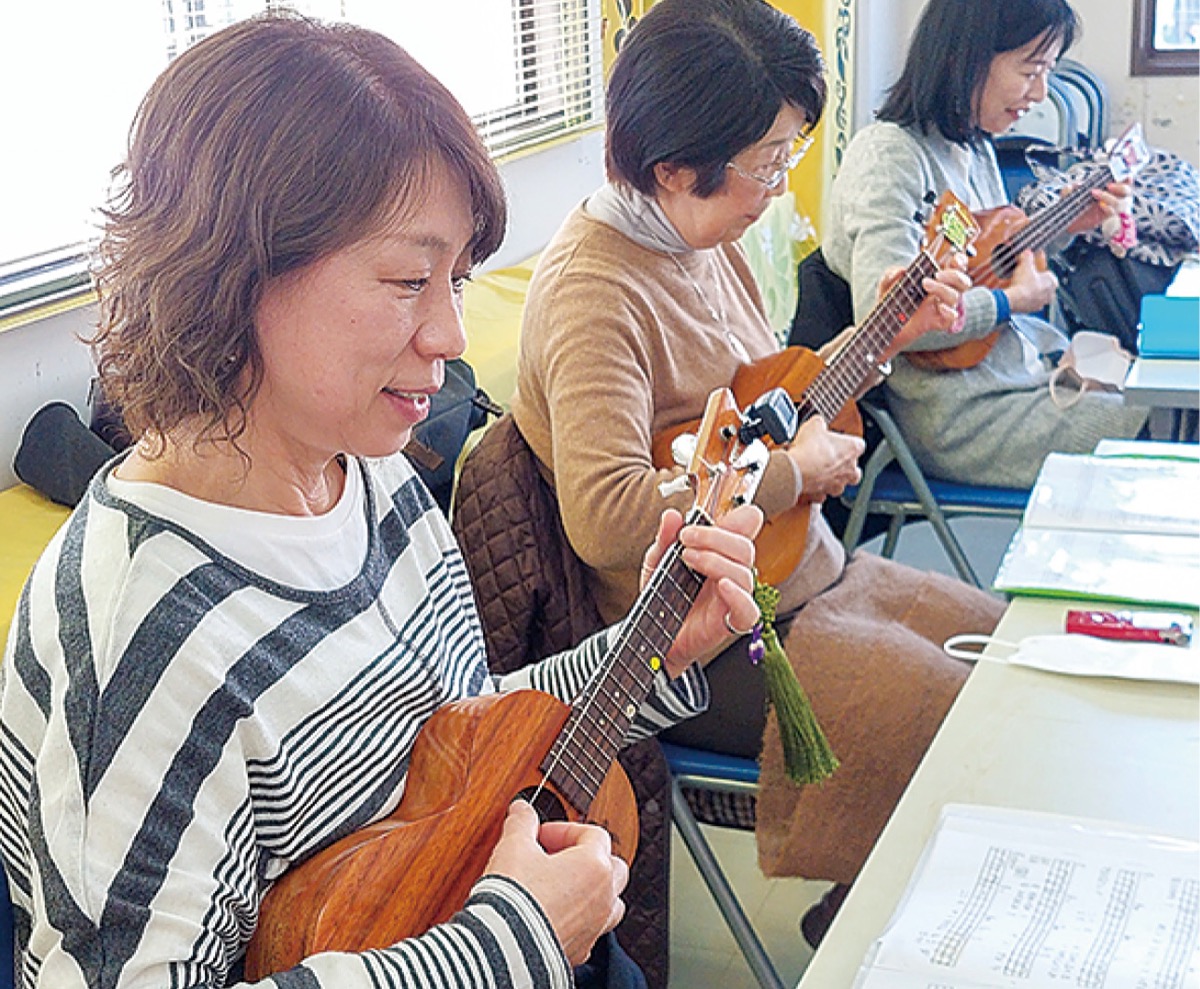 中高年のやさしいウクレレ教室
