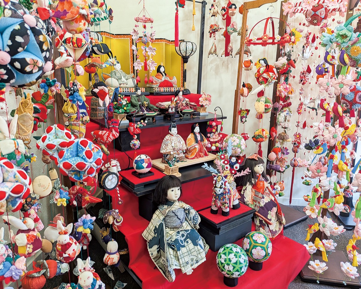 願いをこめたつるし雛