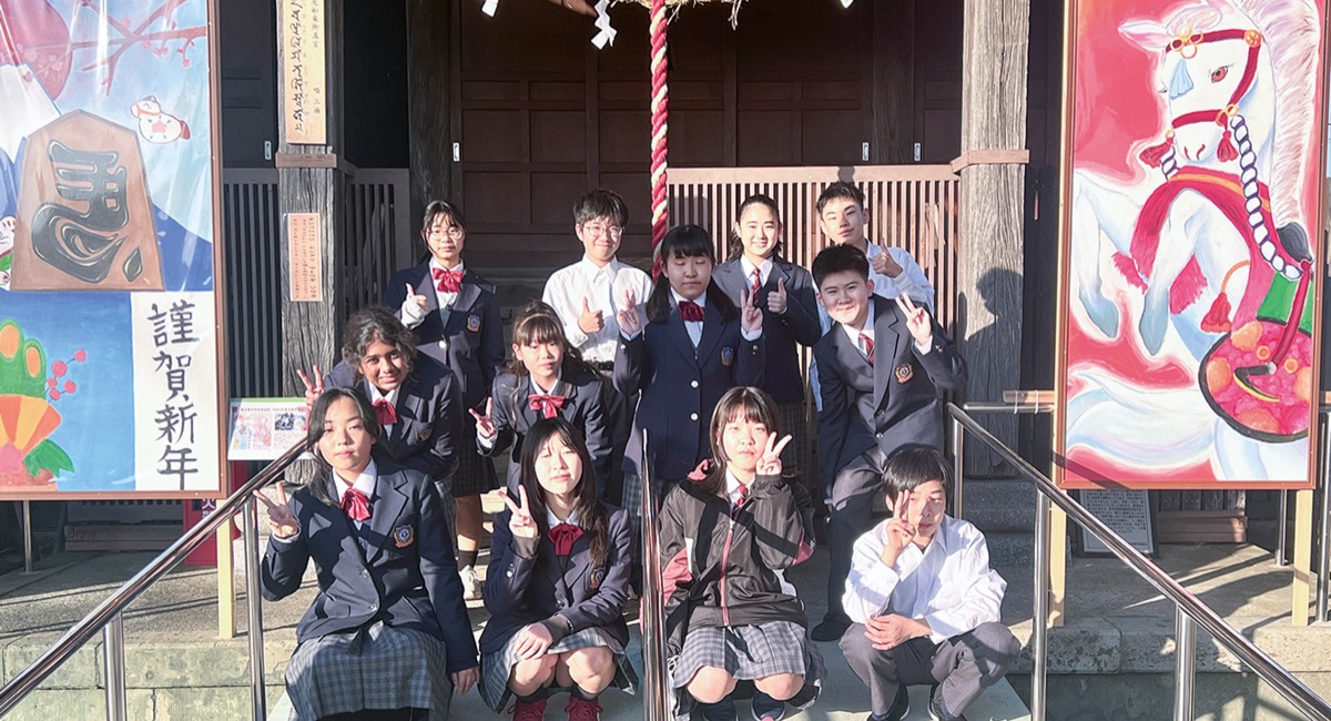 境内に２枚の「午」