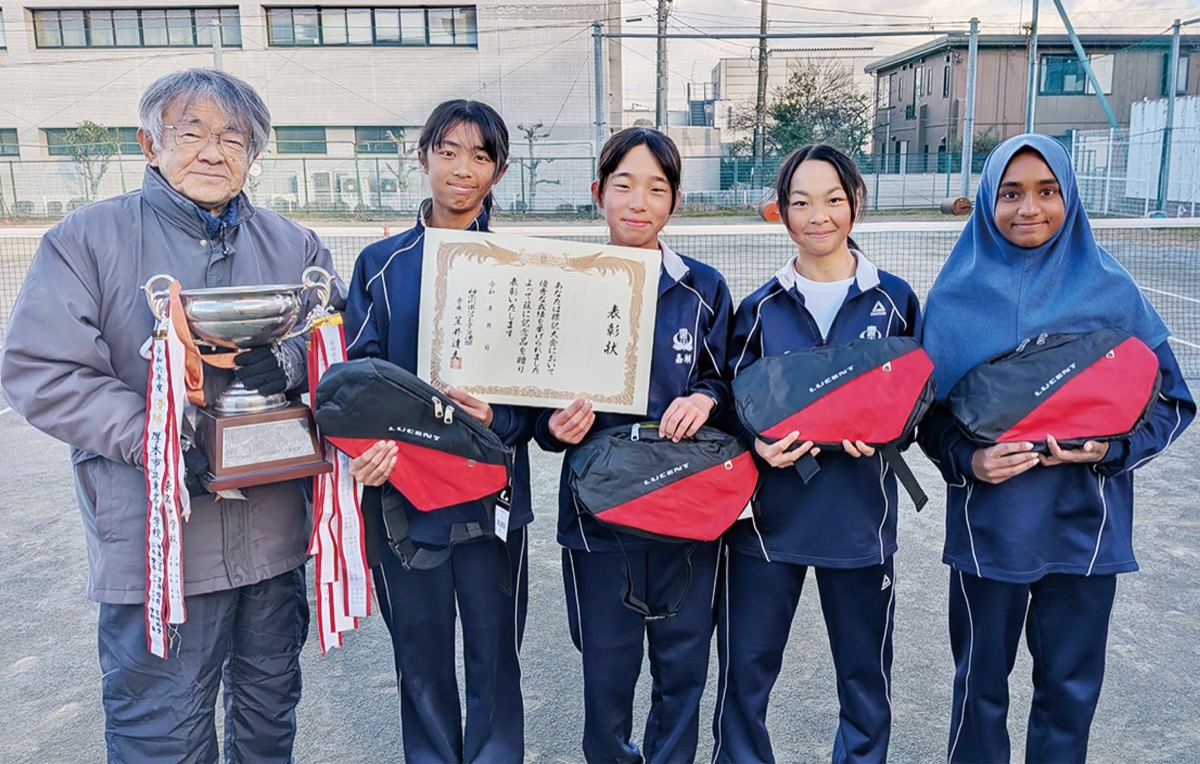 ４人で挑み、団体連覇