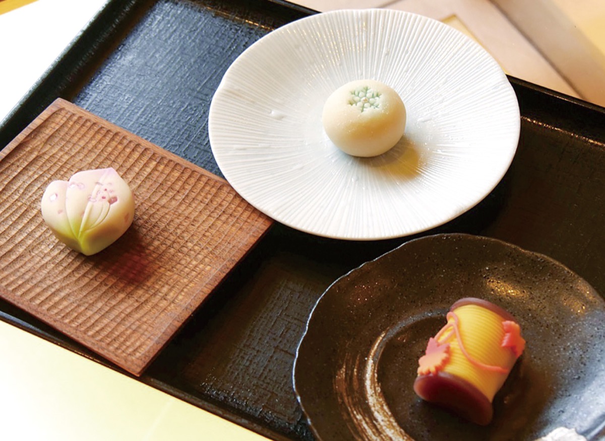 デザインをもとに作られた上生菓子