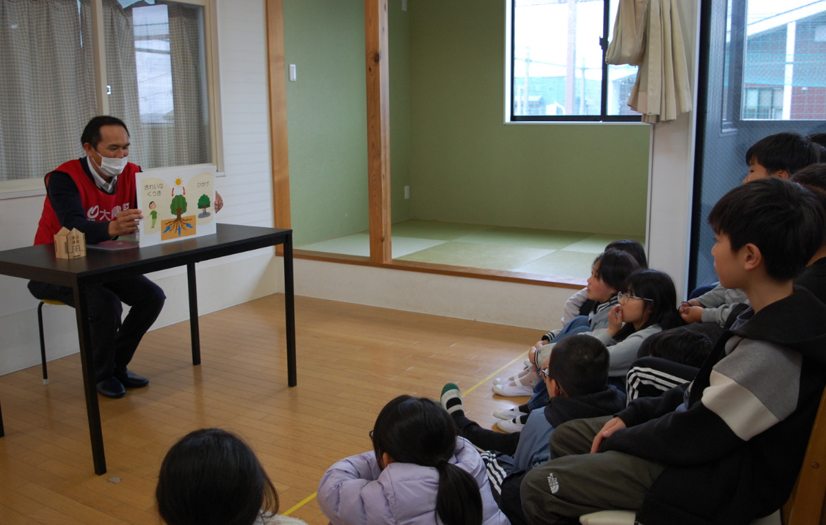 紙芝居でわかりやすく説明