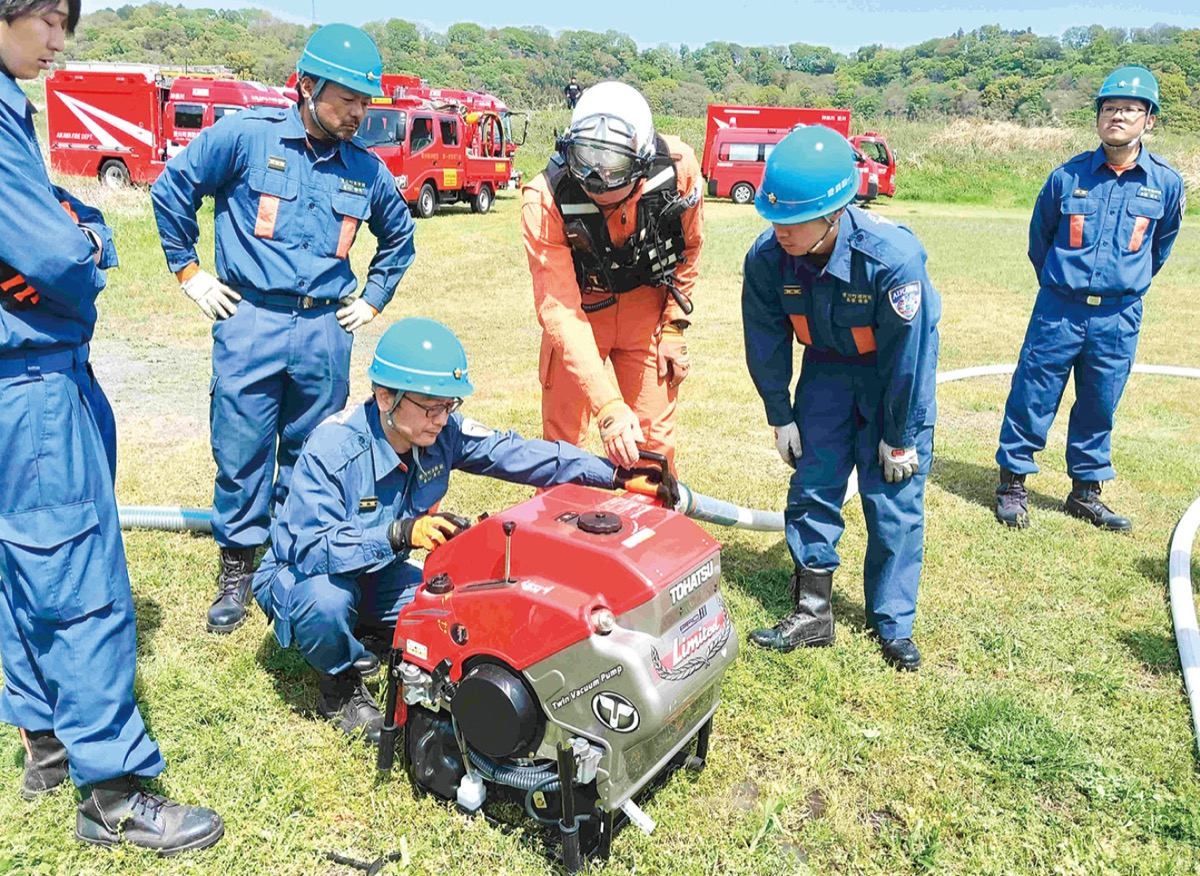 小型ポンプの操作を学ぶ