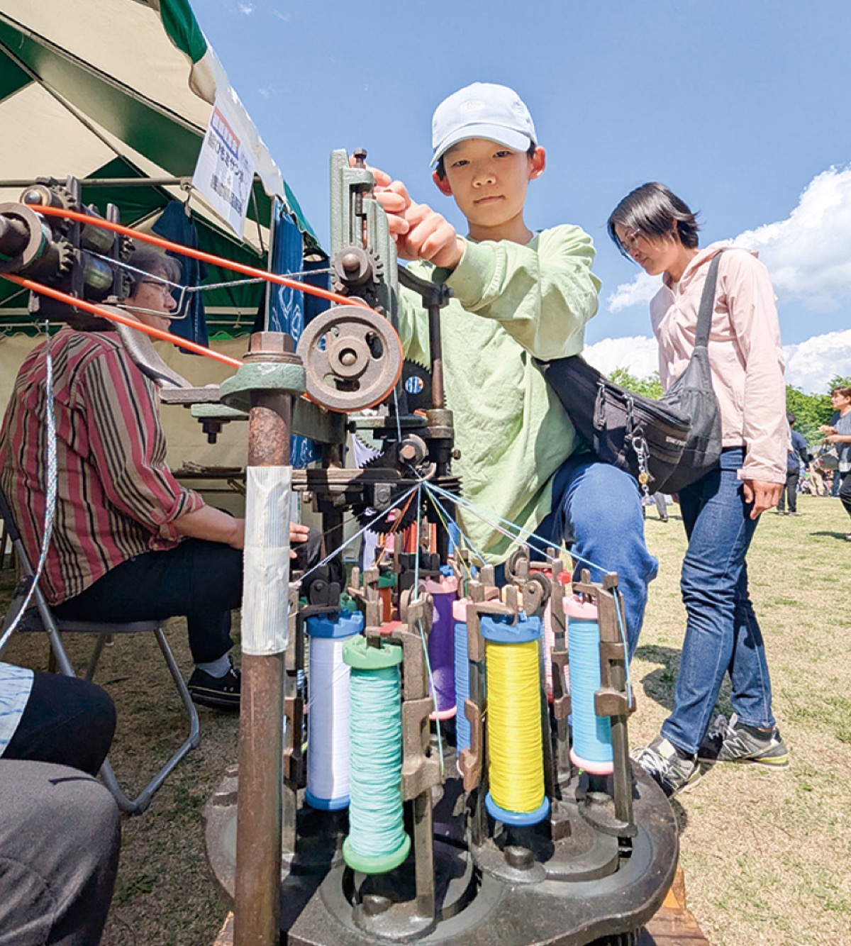 組みひもの体験も