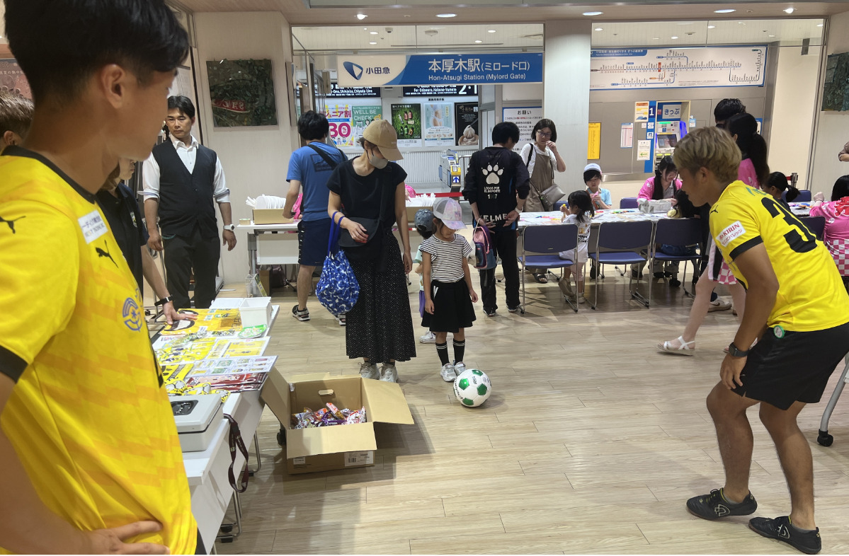 厚木はやぶさFCの3選手も会場を盛り上げた