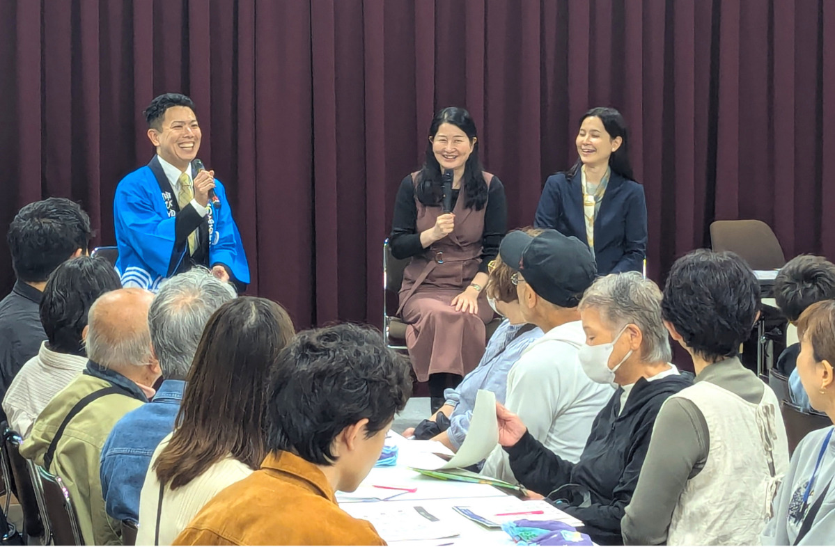 茅町長も参加した座談会（同）