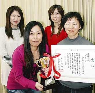 （左から）大澤百合枝さん、渡辺明美さん、阿部久美さん、増田美奈子さん