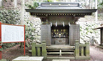 木花咲耶姫と磐長姫が祀られる浅間神社