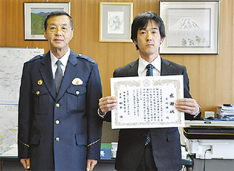 香川さん（右）と田中署長