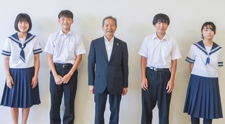 左から今井さん、須藤さん、高山市長、廣山さん、矢本さん