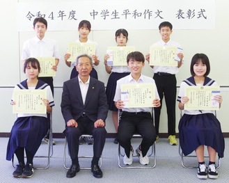 平畠さん、三井さん、井澤さん、石井さん、今井さん、須藤さん、高山市長、矢本さん（左上から右回り）