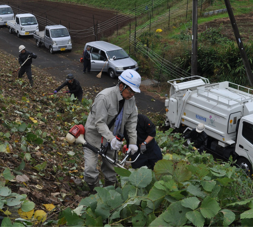 傾斜地での作業の様子