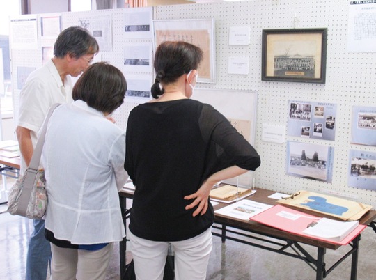 企画展「伊勢原市の戦争と平和の記録」（昨年の様子）