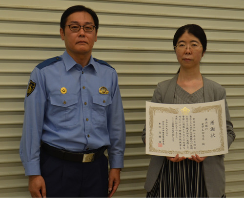 応対した坂本課長（右）と高橋署長