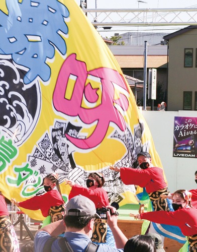 様々な出演者で盛り上げるステージ