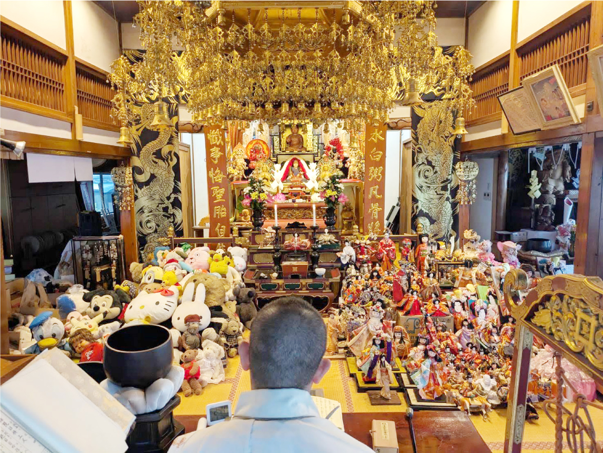 ＜伊勢原市＞妙蔵寺で人形供養　地域への感謝込め