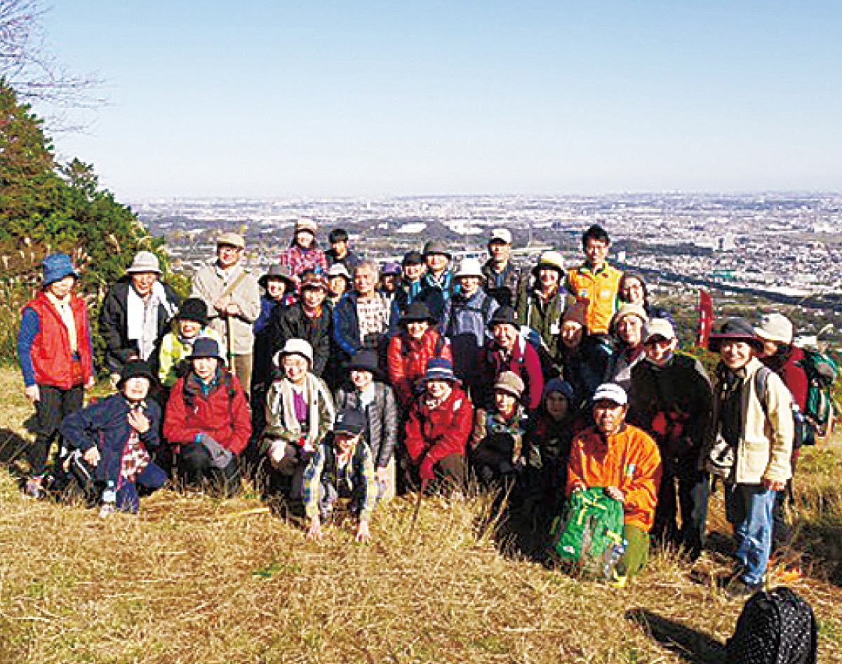 秋の散策で紅葉楽しむ いせはら塔の山公園 神奈川県公園協会（いせはら塔の山公園） 伊勢原 タウンニュース